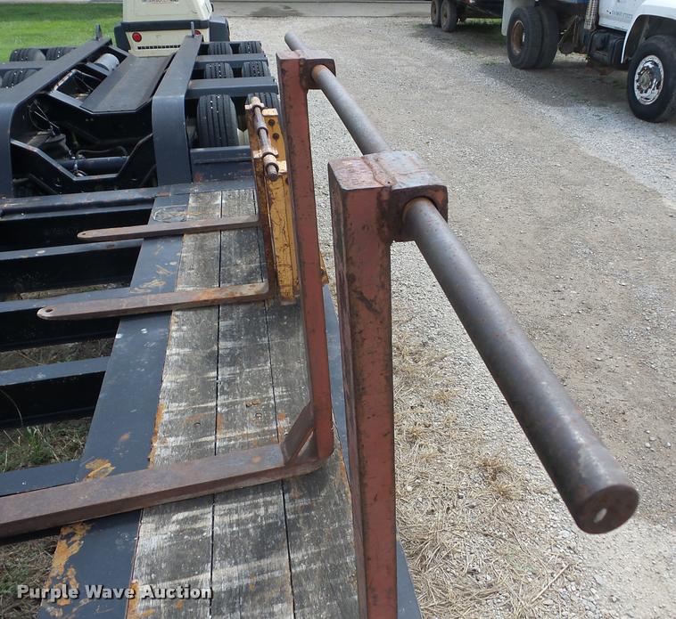 Backhoe pallet forks in Oswego, KS Item K6425 sold Purple Wave