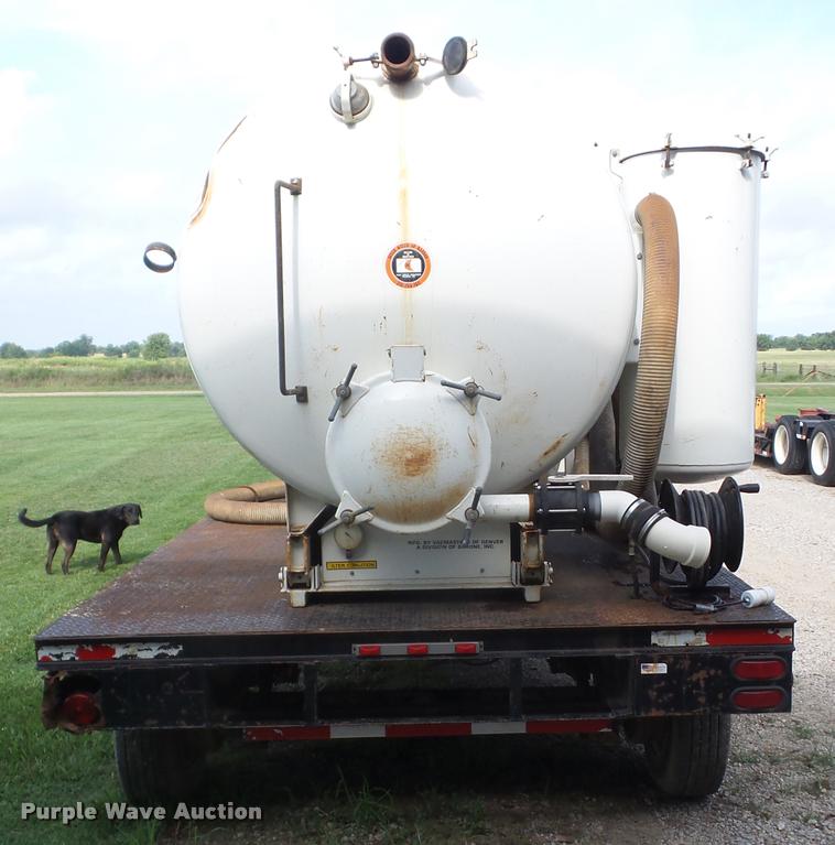 image for item K6432 1999 Maxey vacuum trailer