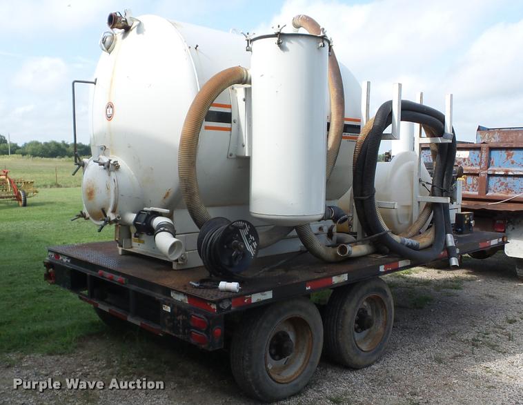 image for item K6432 1999 Maxey vacuum trailer