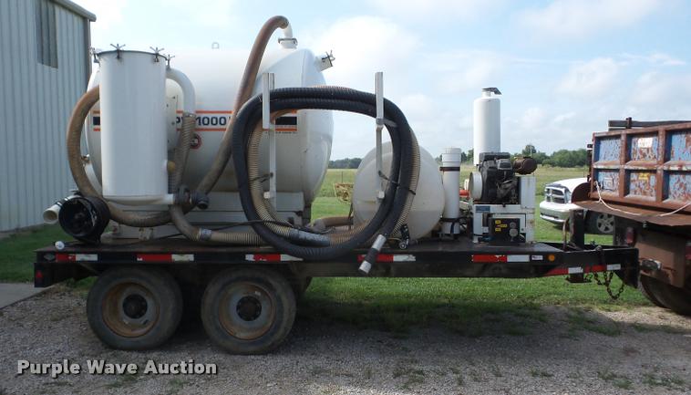 image for item K6432 1999 Maxey vacuum trailer