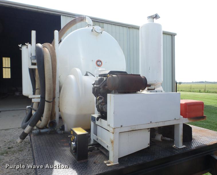 image for item K6432 1999 Maxey vacuum trailer