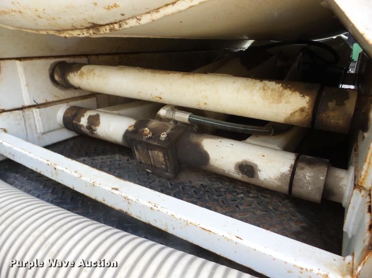 image for item K6432 1999 Maxey vacuum trailer