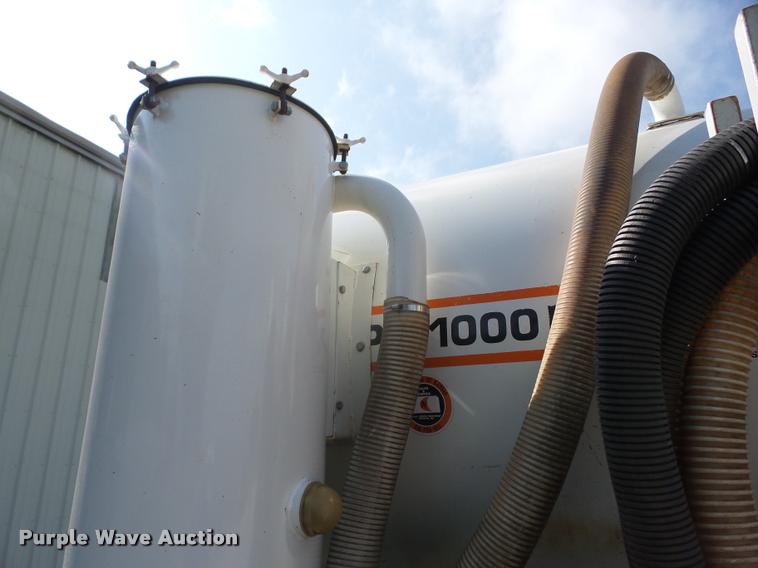 image for item K6432 1999 Maxey vacuum trailer