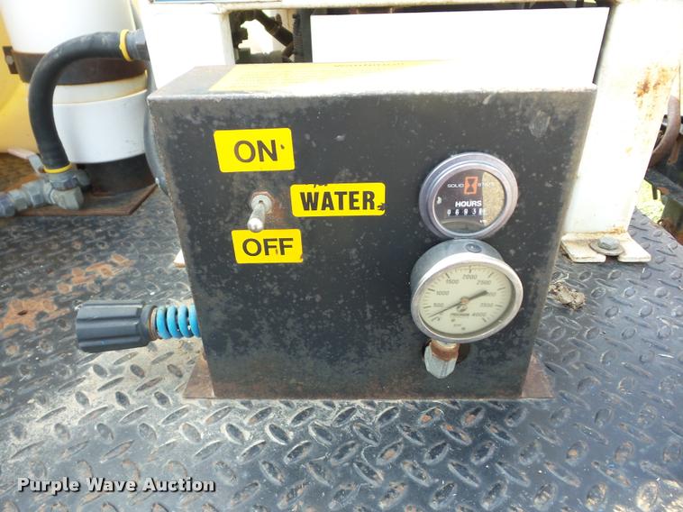 image for item K6432 1999 Maxey vacuum trailer