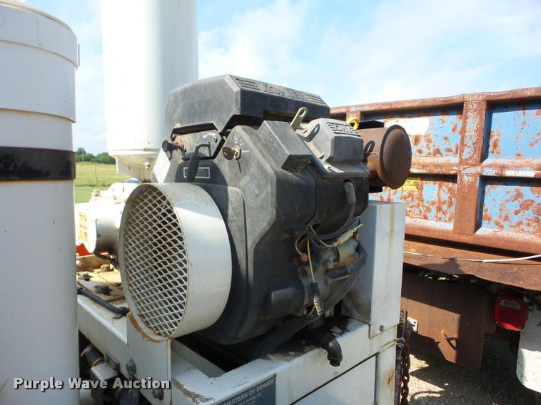 image for item K6432 1999 Maxey vacuum trailer