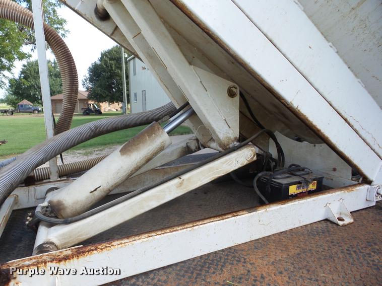 image for item K6432 1999 Maxey vacuum trailer