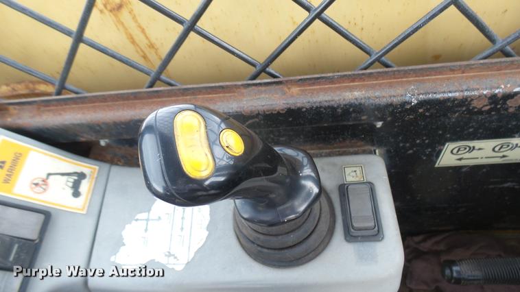 image for item L2293 2001 Caterpillar TH83 telehandler