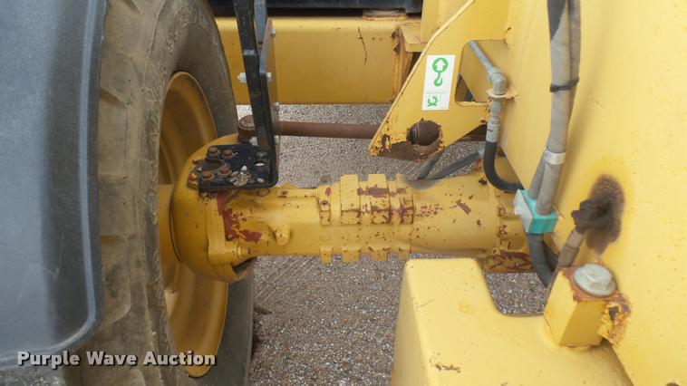 image for item L2293 2001 Caterpillar TH83 telehandler