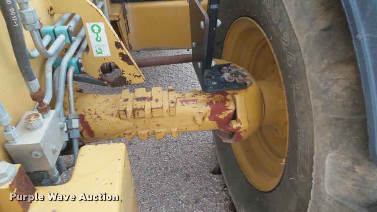 image for item L2293 2001 Caterpillar TH83 telehandler