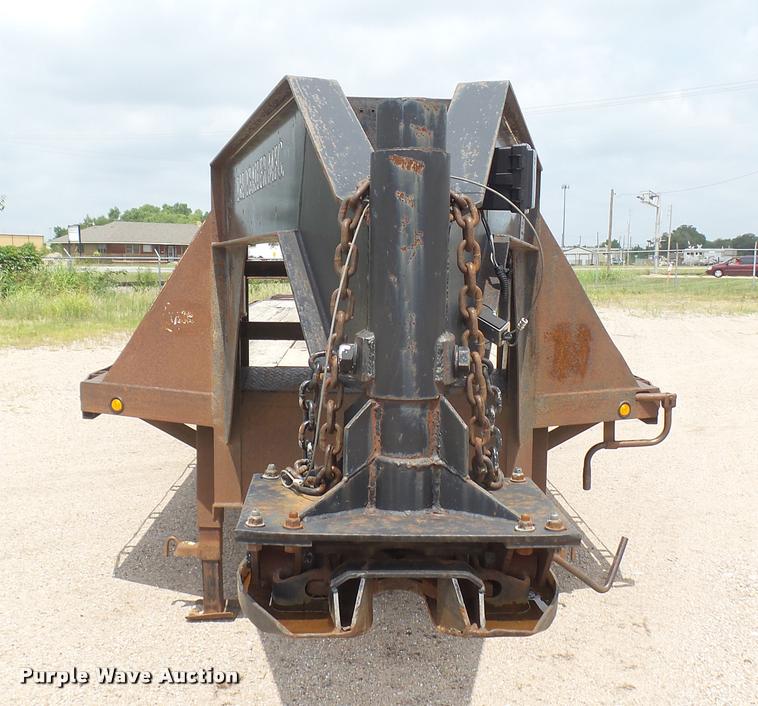 image for item L2294 2000 L&L equipment trailer