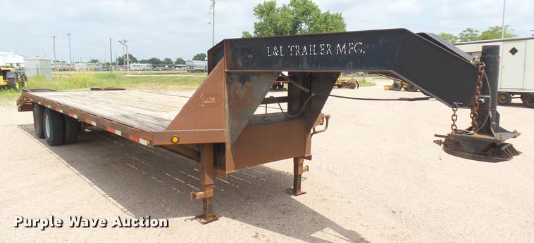 image for item L2294 2000 L&L equipment trailer