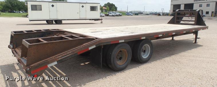 image for item L2294 2000 L&L equipment trailer