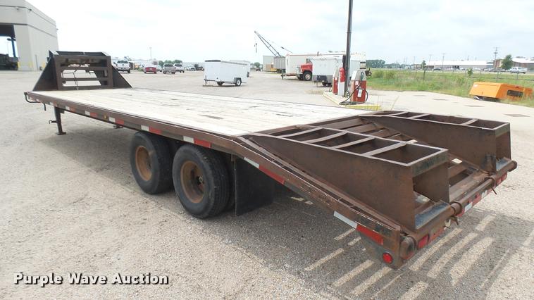 image for item L2294 2000 L&L equipment trailer
