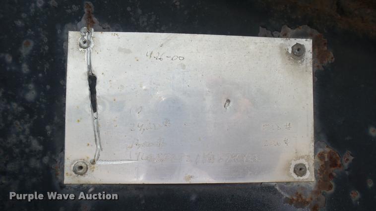 image for item L2294 2000 L&L equipment trailer