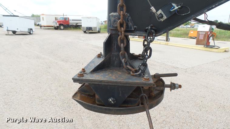 image for item L2294 2000 L&L equipment trailer