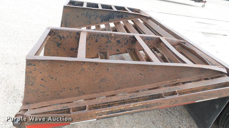 image for item L2294 2000 L&L equipment trailer