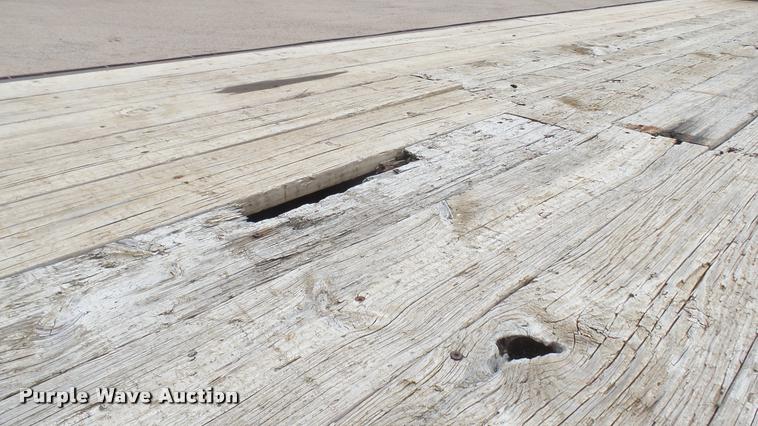 image for item L2294 2000 L&L equipment trailer