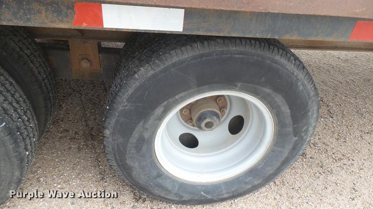 image for item L2294 2000 L&L equipment trailer
