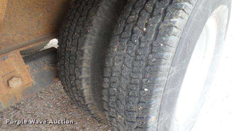 image for item L2294 2000 L&L equipment trailer