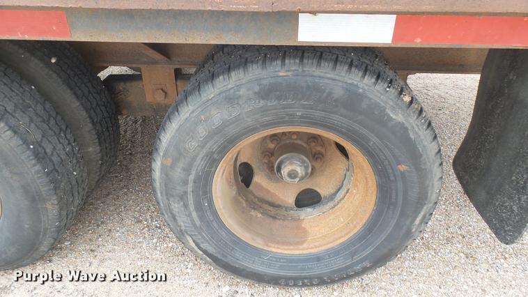 image for item L2294 2000 L&L equipment trailer