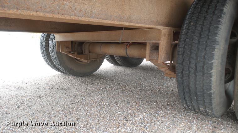 image for item L2294 2000 L&L equipment trailer