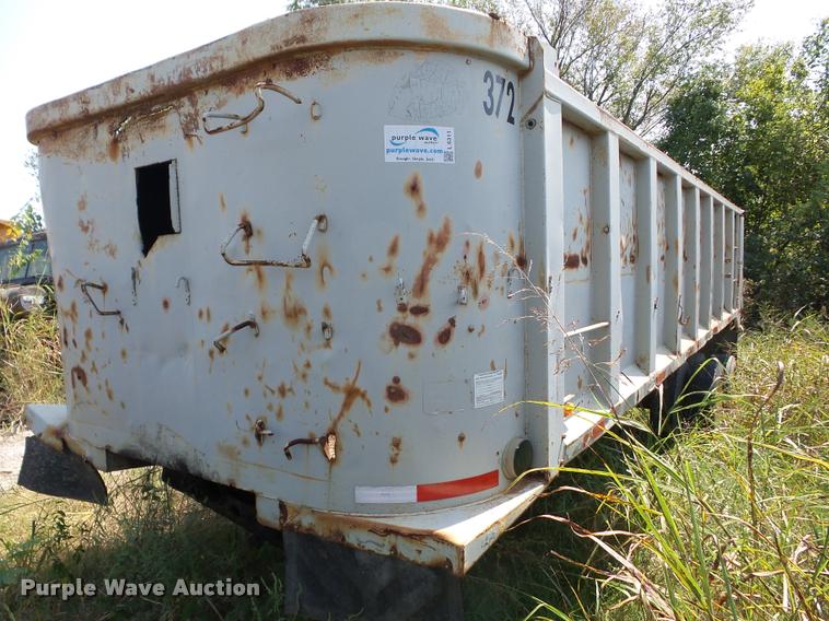 image for item L6311 1983 Hilbilt end dump trailer