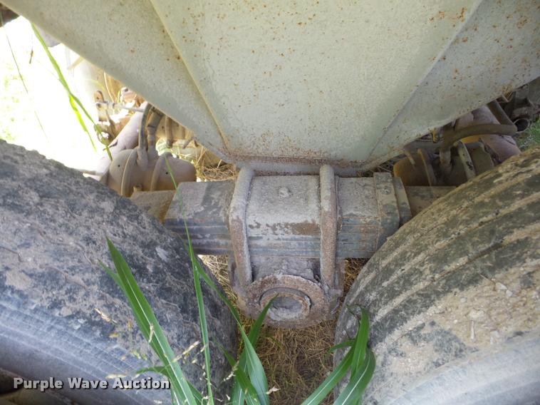 image for item L6311 1983 Hilbilt end dump trailer