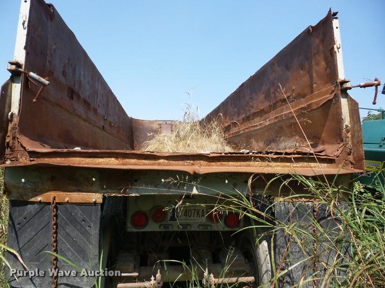 image for item L6311 1983 Hilbilt end dump trailer