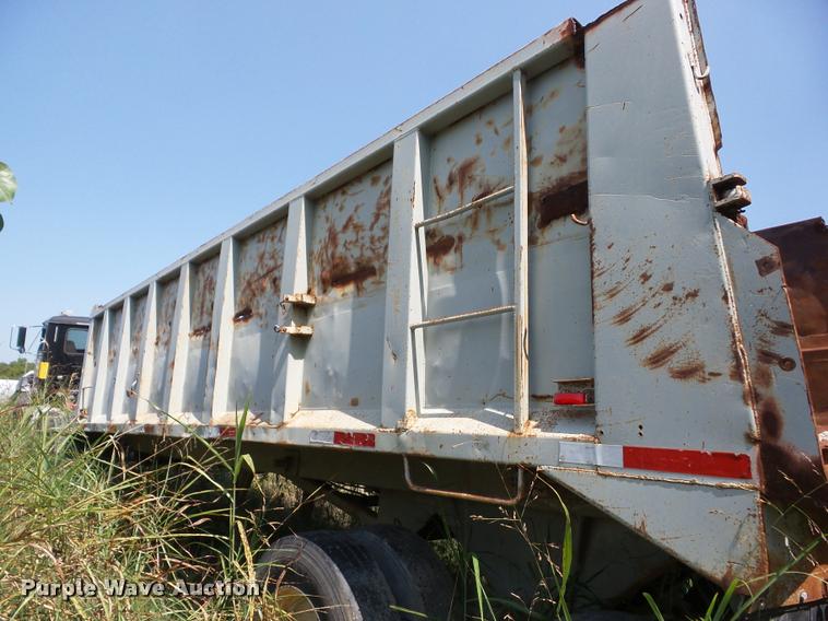 image for item L6311 1983 Hilbilt end dump trailer