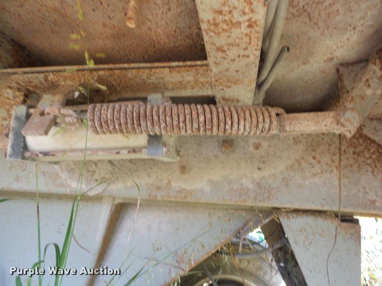 image for item L6311 1983 Hilbilt end dump trailer