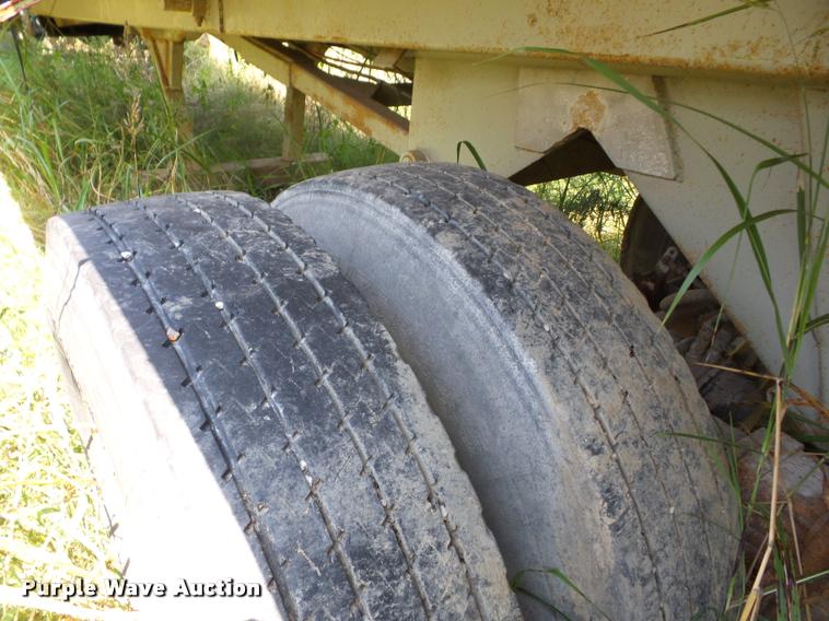 image for item L6311 1983 Hilbilt end dump trailer