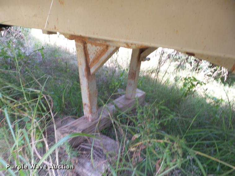 image for item L6311 1983 Hilbilt end dump trailer