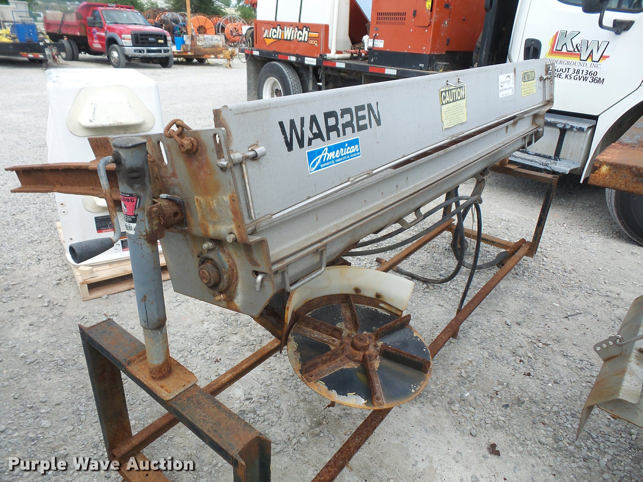 Warren tailgate spreader in Olathe, KS Item DC5394 sold Purple Wave
