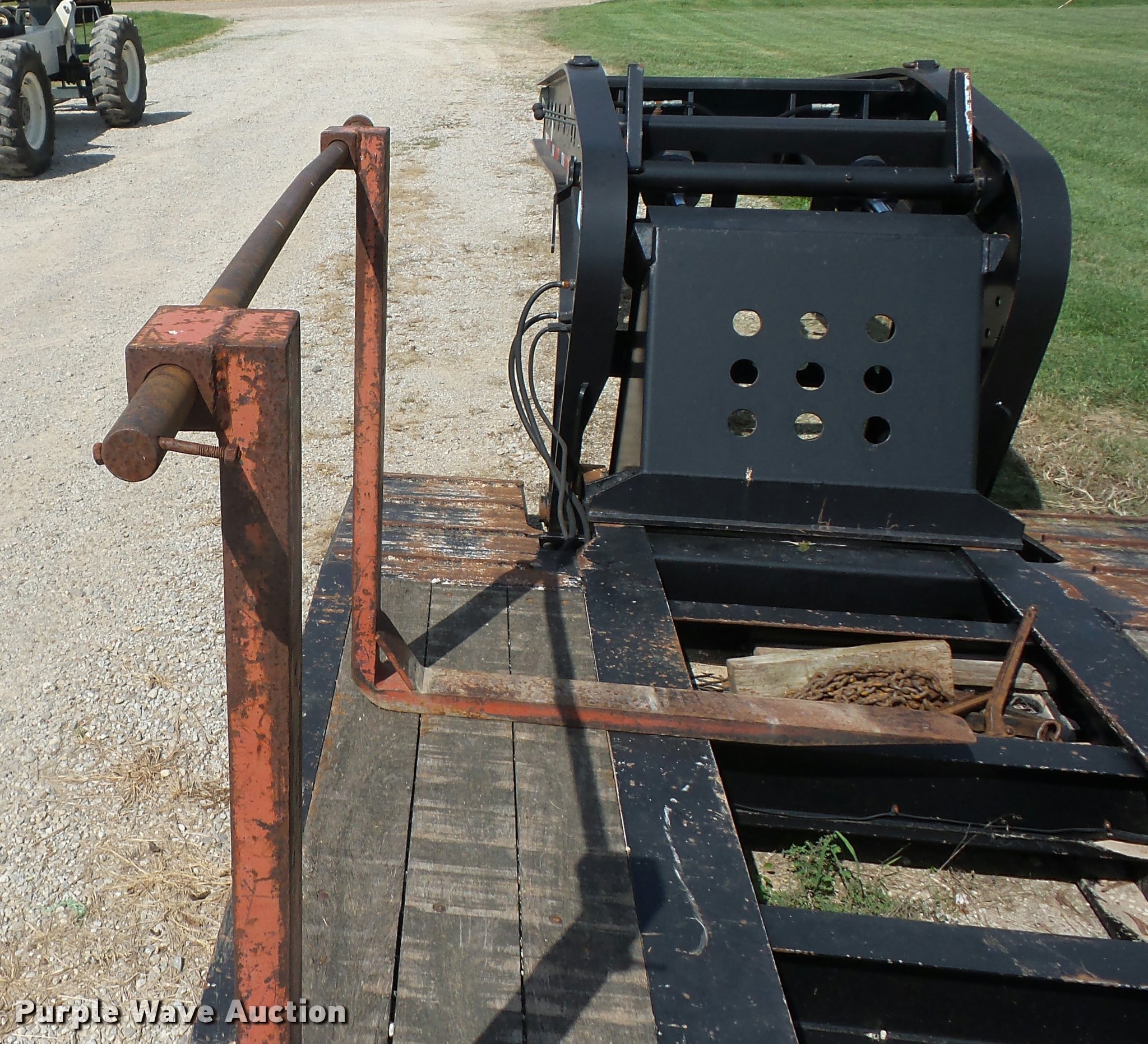 Backhoe pallet forks in Oswego, KS Item K6426 sold Purple Wave