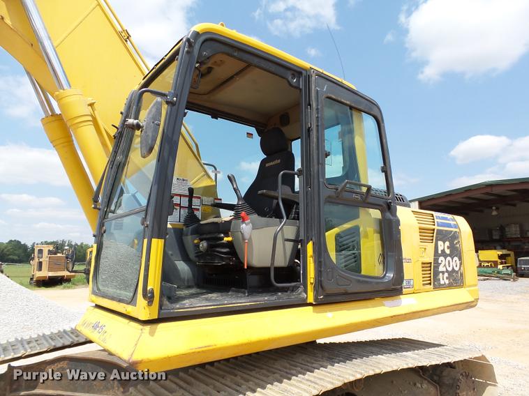 image for item DB4147 2011 Komatsu PC200LC-8 excavator