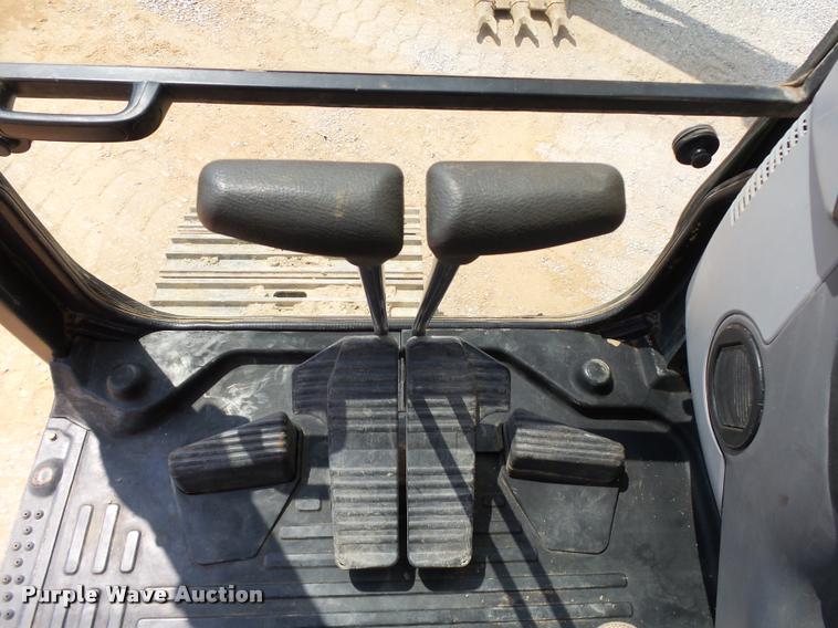 image for item DB4147 2011 Komatsu PC200LC-8 excavator