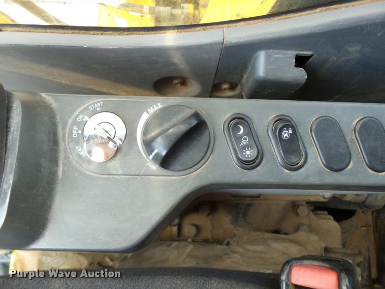 image for item DB4147 2011 Komatsu PC200LC-8 excavator