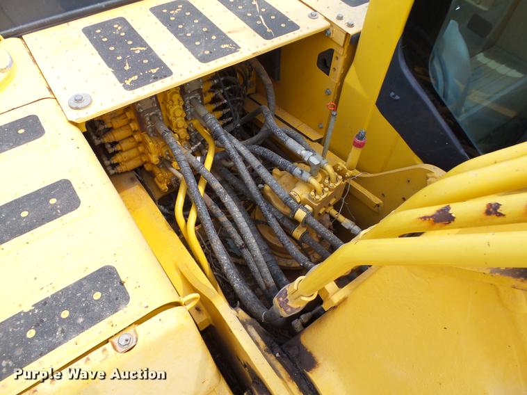 image for item DB4147 2011 Komatsu PC200LC-8 excavator