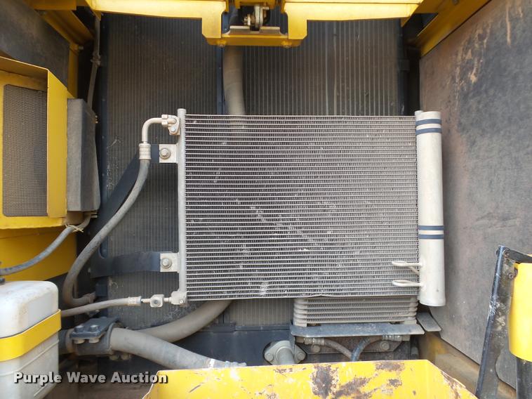 image for item DB4147 2011 Komatsu PC200LC-8 excavator