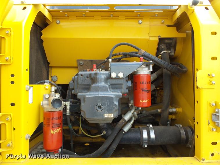 image for item DB4147 2011 Komatsu PC200LC-8 excavator