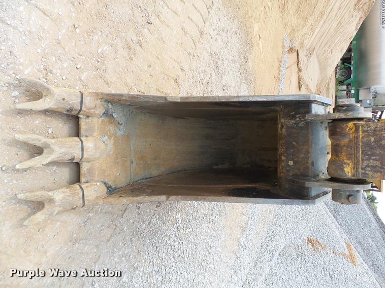 image for item DB4147 2011 Komatsu PC200LC-8 excavator