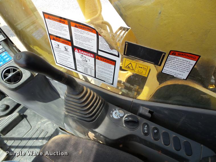 image for item L1922 2012 Komatsu PC200LC-8 excavator