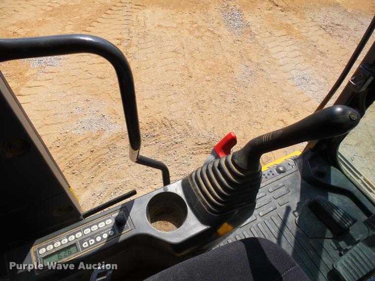 image for item L1922 2012 Komatsu PC200LC-8 excavator