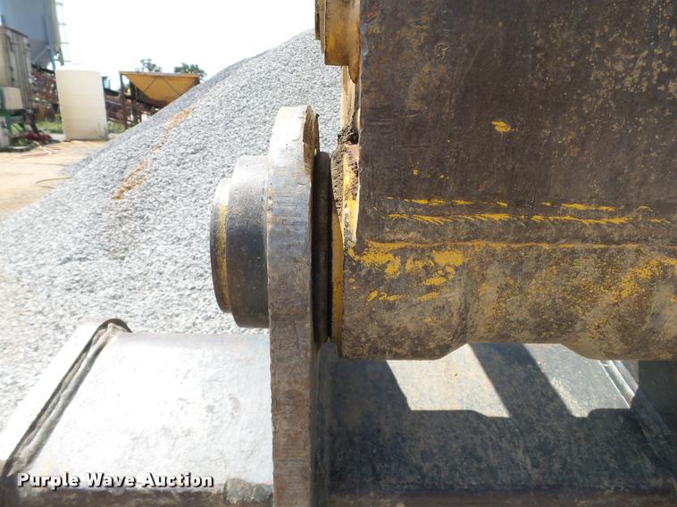 image for item L1922 2012 Komatsu PC200LC-8 excavator