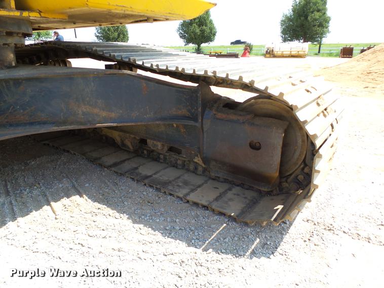 image for item L1922 2012 Komatsu PC200LC-8 excavator