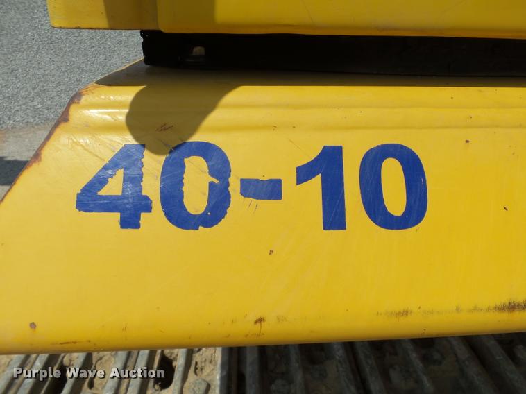 image for item L1922 2012 Komatsu PC200LC-8 excavator