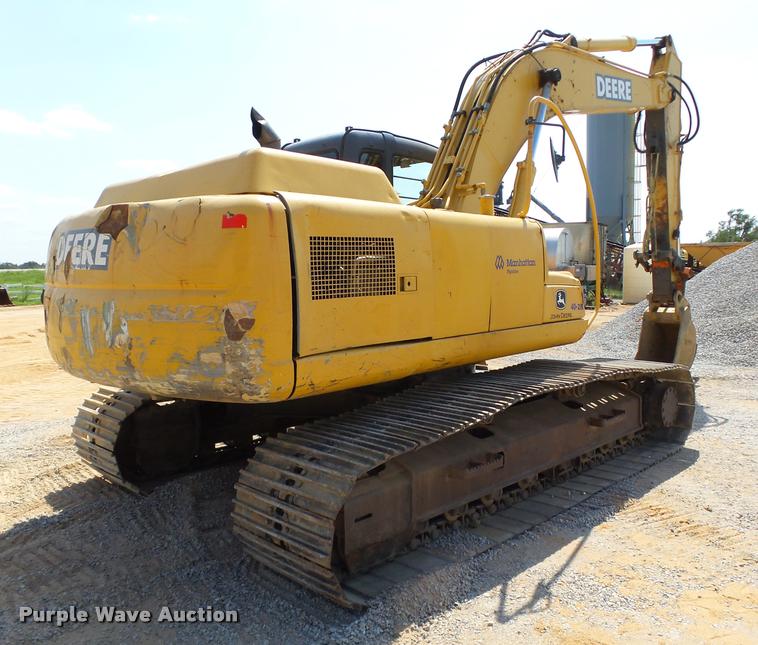image for item L1925 2006 John Deere 200C LC excavator