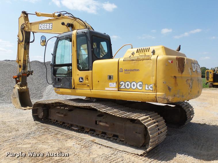 image for item L1925 2006 John Deere 200C LC excavator