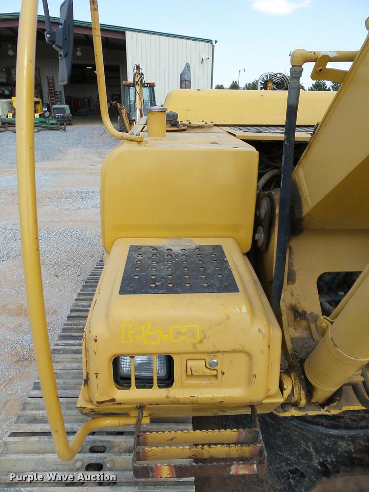 image for item L1925 2006 John Deere 200C LC excavator