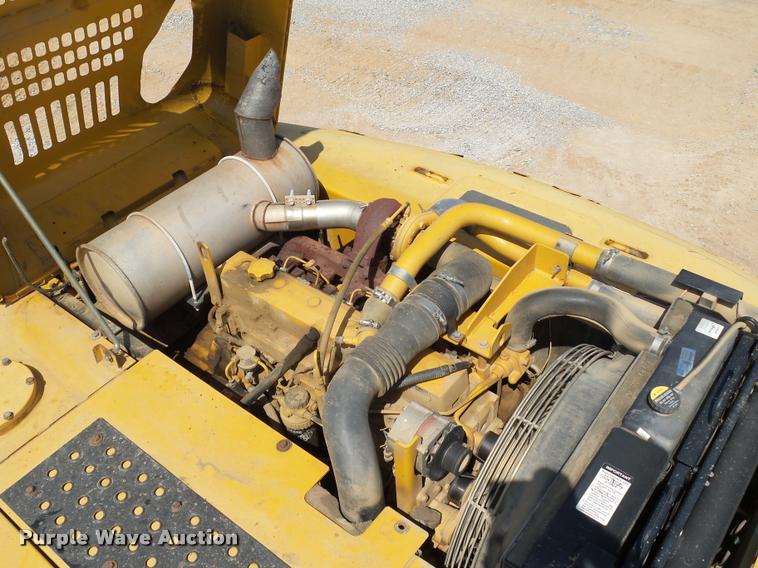 image for item L1925 2006 John Deere 200C LC excavator